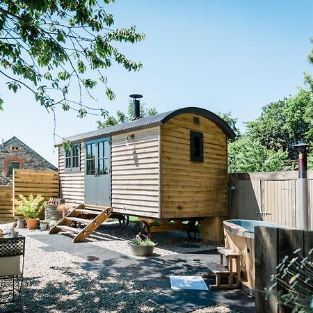 Boutique Cornish Shepherd'S Hut With Hot Tub Launceston Kültér fotó