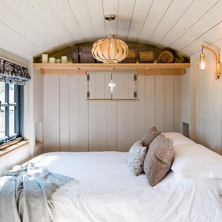 Boutique Cornish Shepherd'S Hut With Hot Tub Launceston Kültér fotó