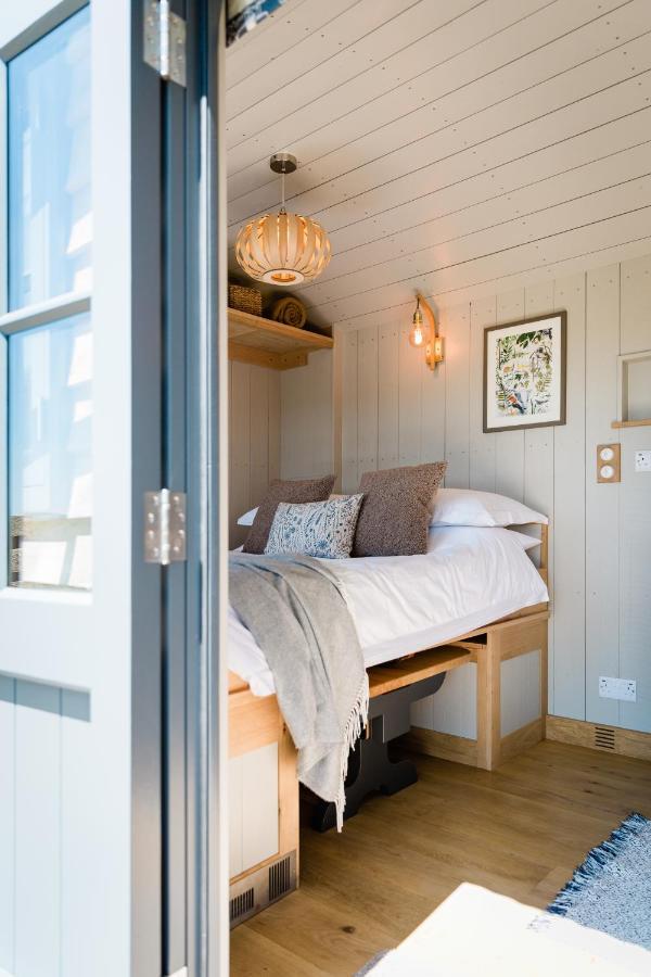 Boutique Cornish Shepherd'S Hut With Hot Tub Launceston Kültér fotó