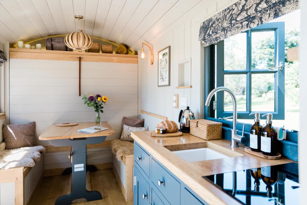 Boutique Cornish Shepherd'S Hut With Hot Tub Launceston Kültér fotó