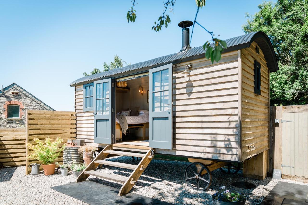 Boutique Cornish Shepherd'S Hut With Hot Tub Launceston Kültér fotó